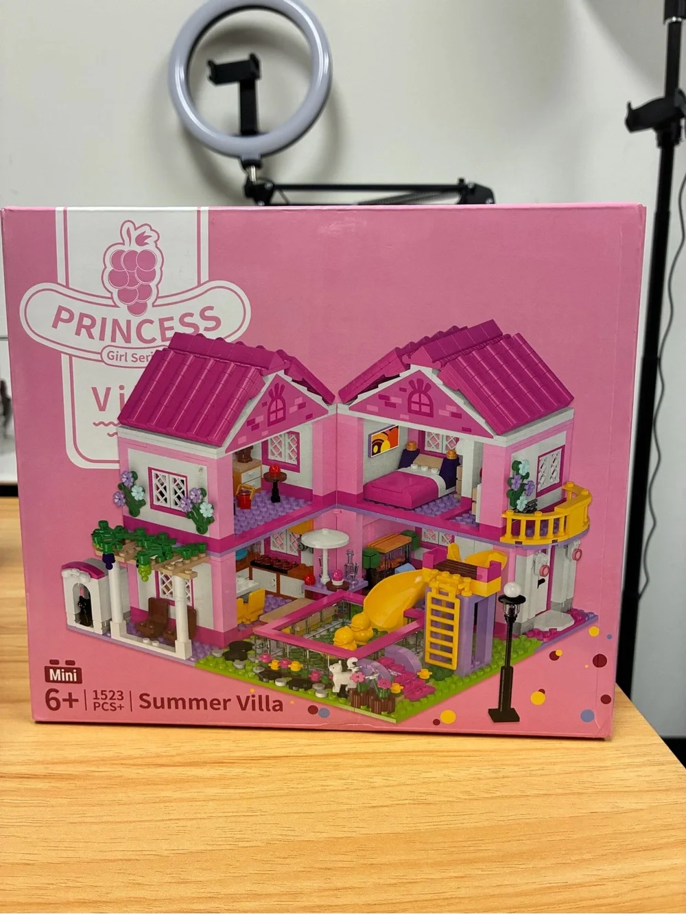 Princess Pink Girl Series Summer Villa Friends Building Block Set (1523 PCS)